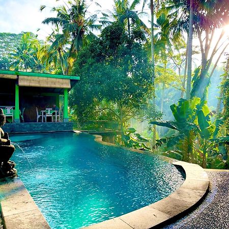 Dupa Ubud Luaran gambar