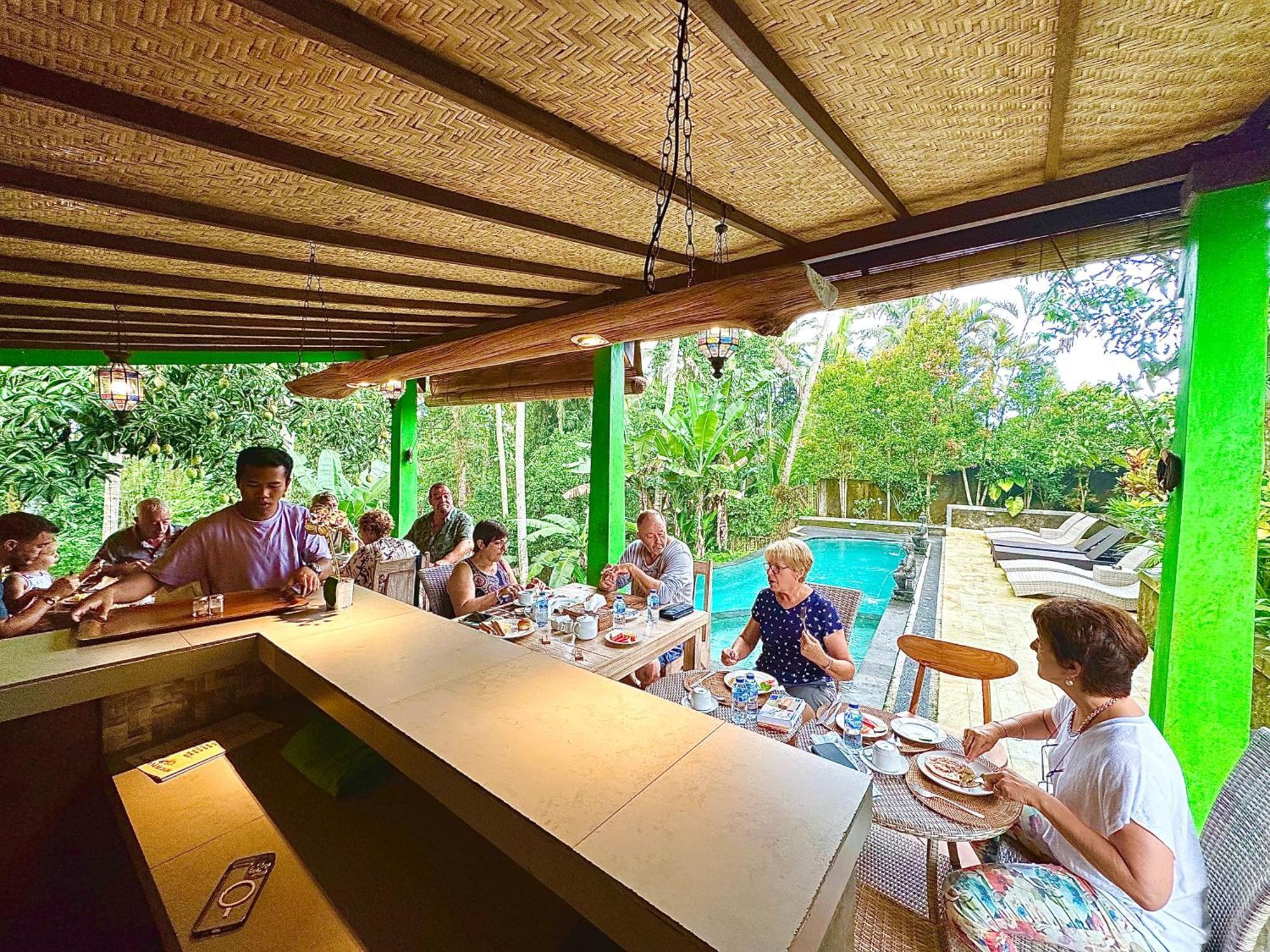 Dupa Ubud Luaran gambar