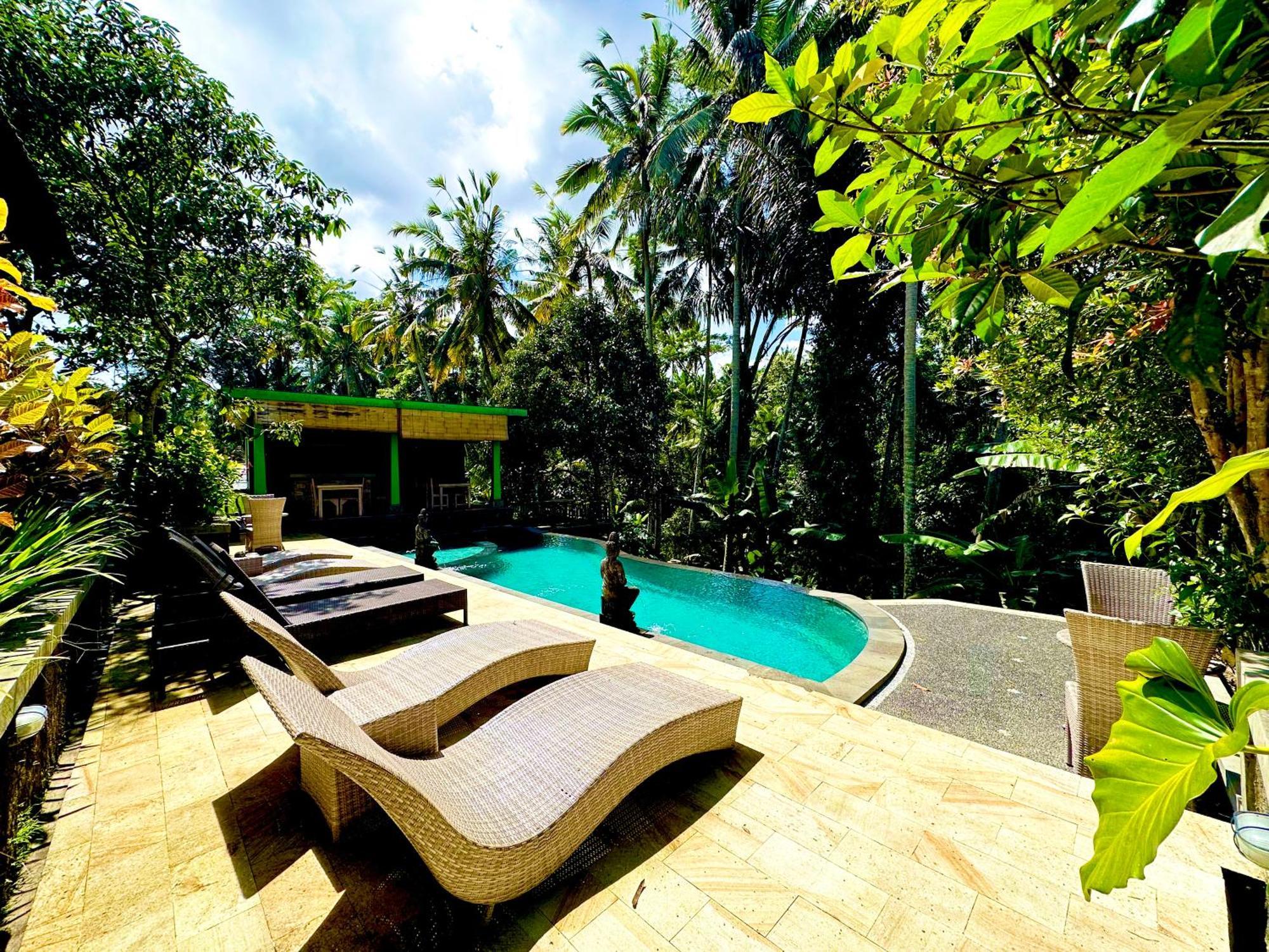 Dupa Ubud Luaran gambar