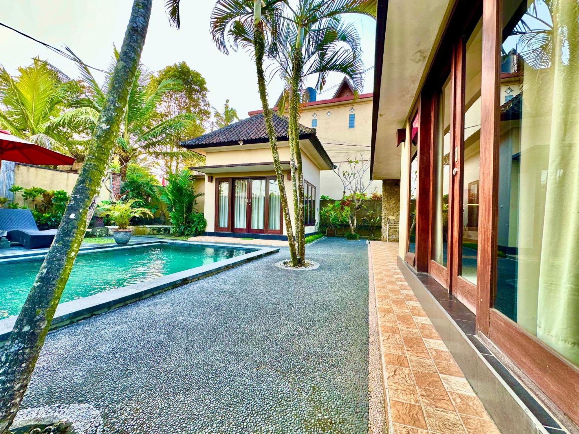 Dupa Ubud Luaran gambar