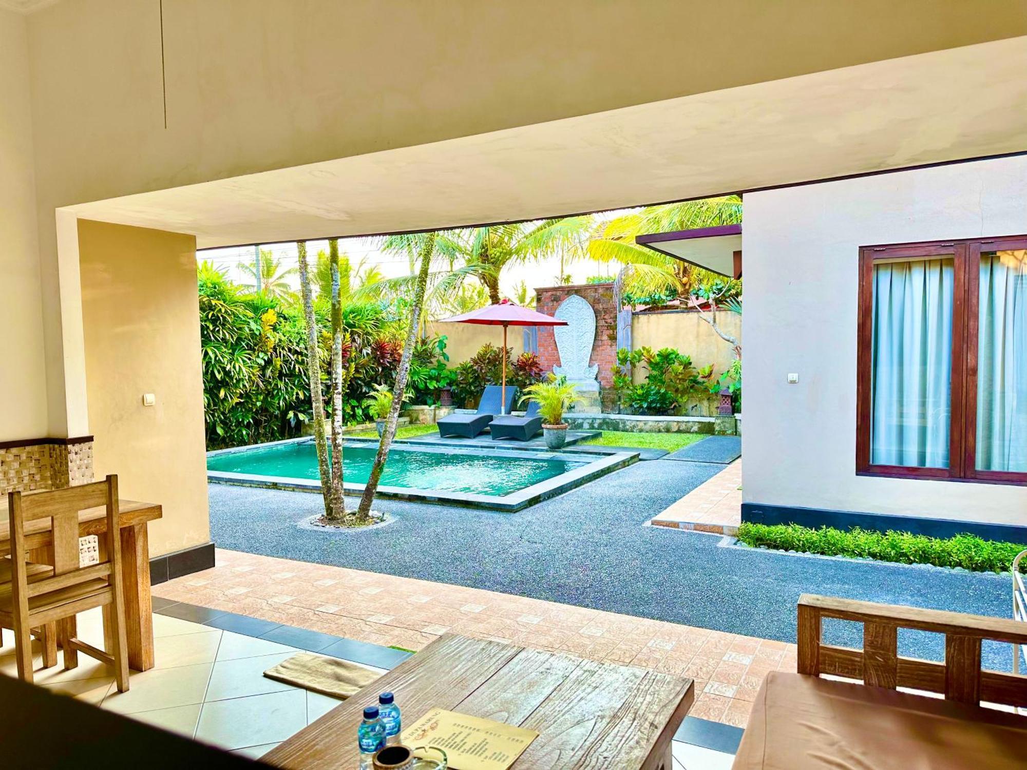 Dupa Ubud Luaran gambar