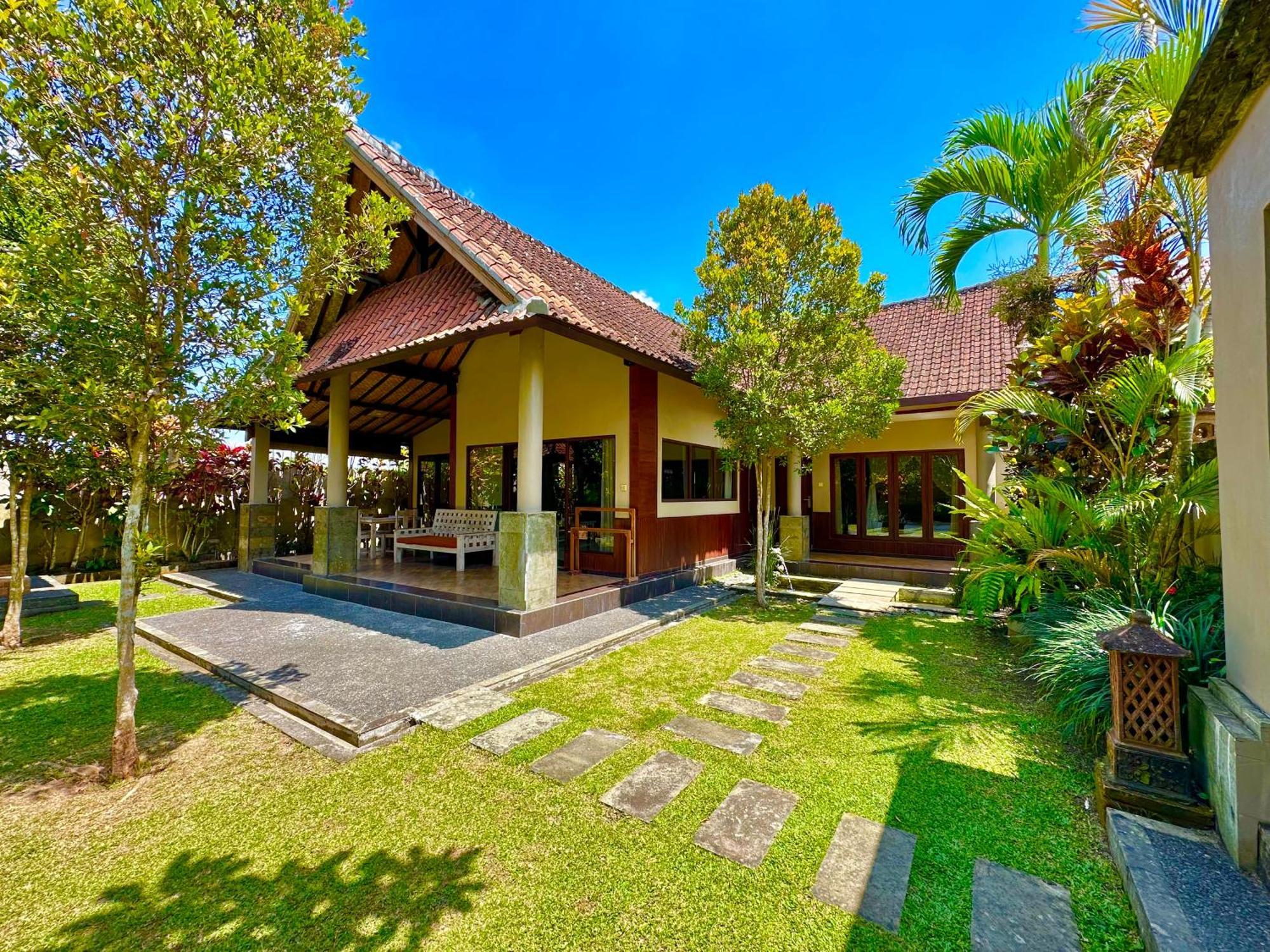 Dupa Ubud Luaran gambar