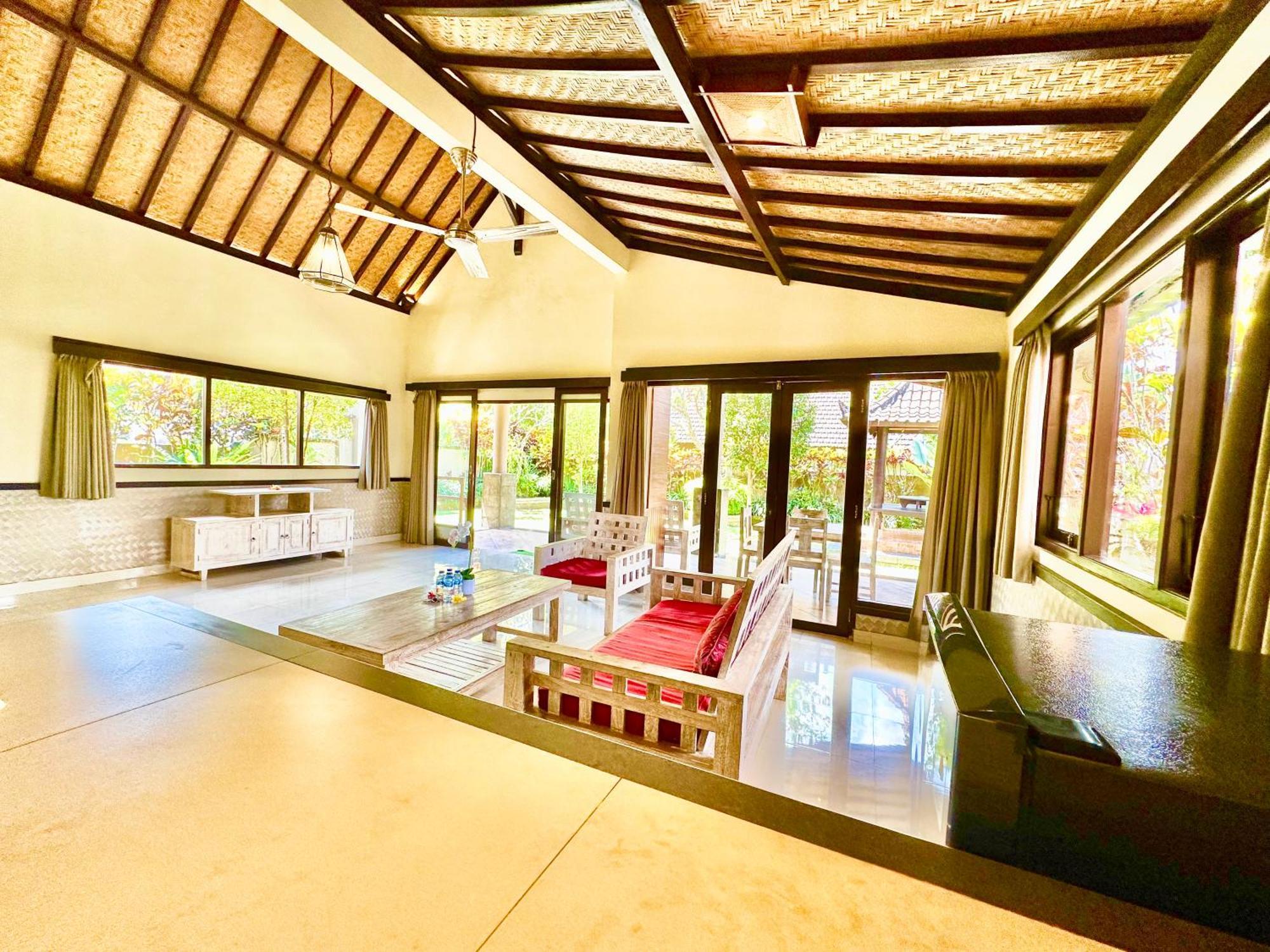 Dupa Ubud Luaran gambar