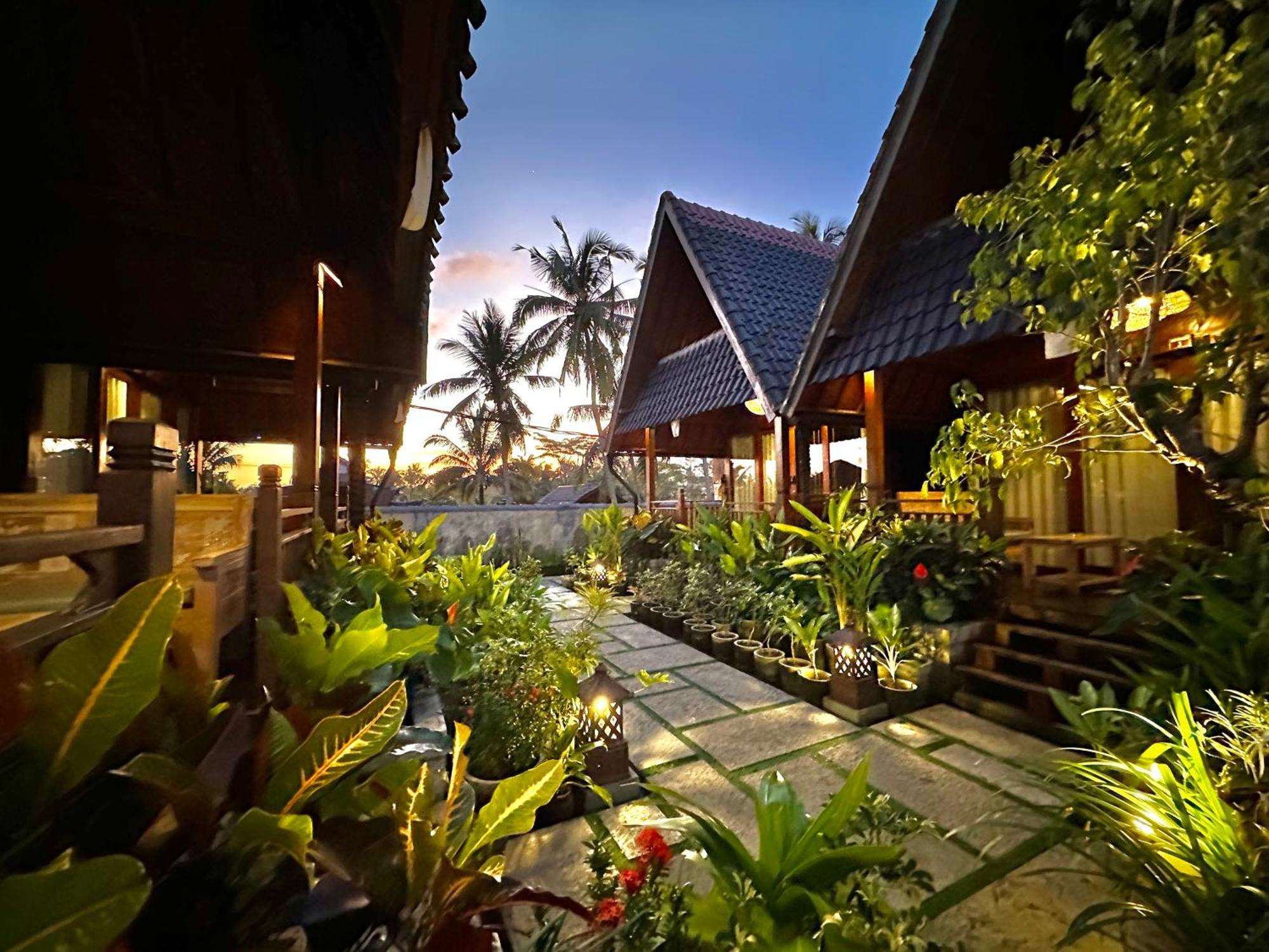 Dupa Ubud Luaran gambar