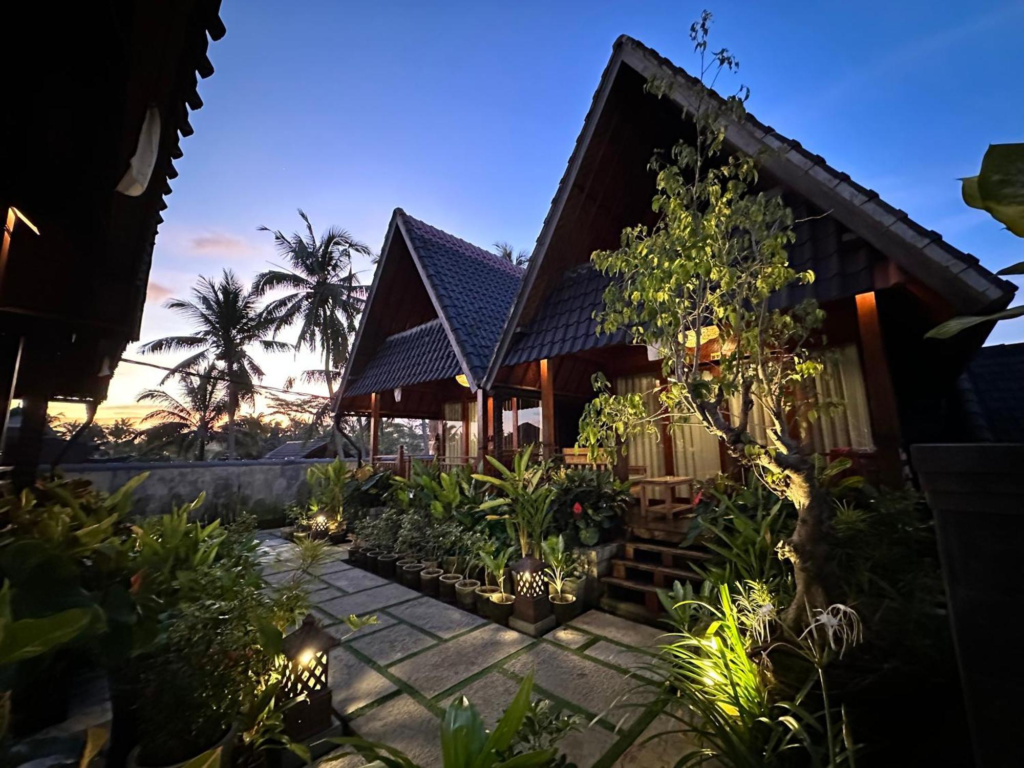Dupa Ubud Luaran gambar