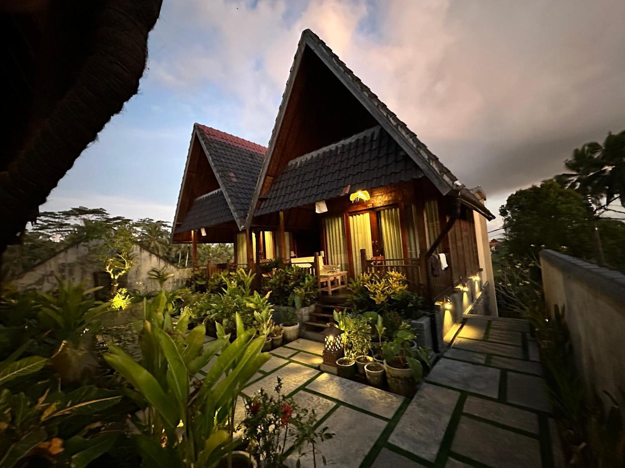Dupa Ubud Luaran gambar