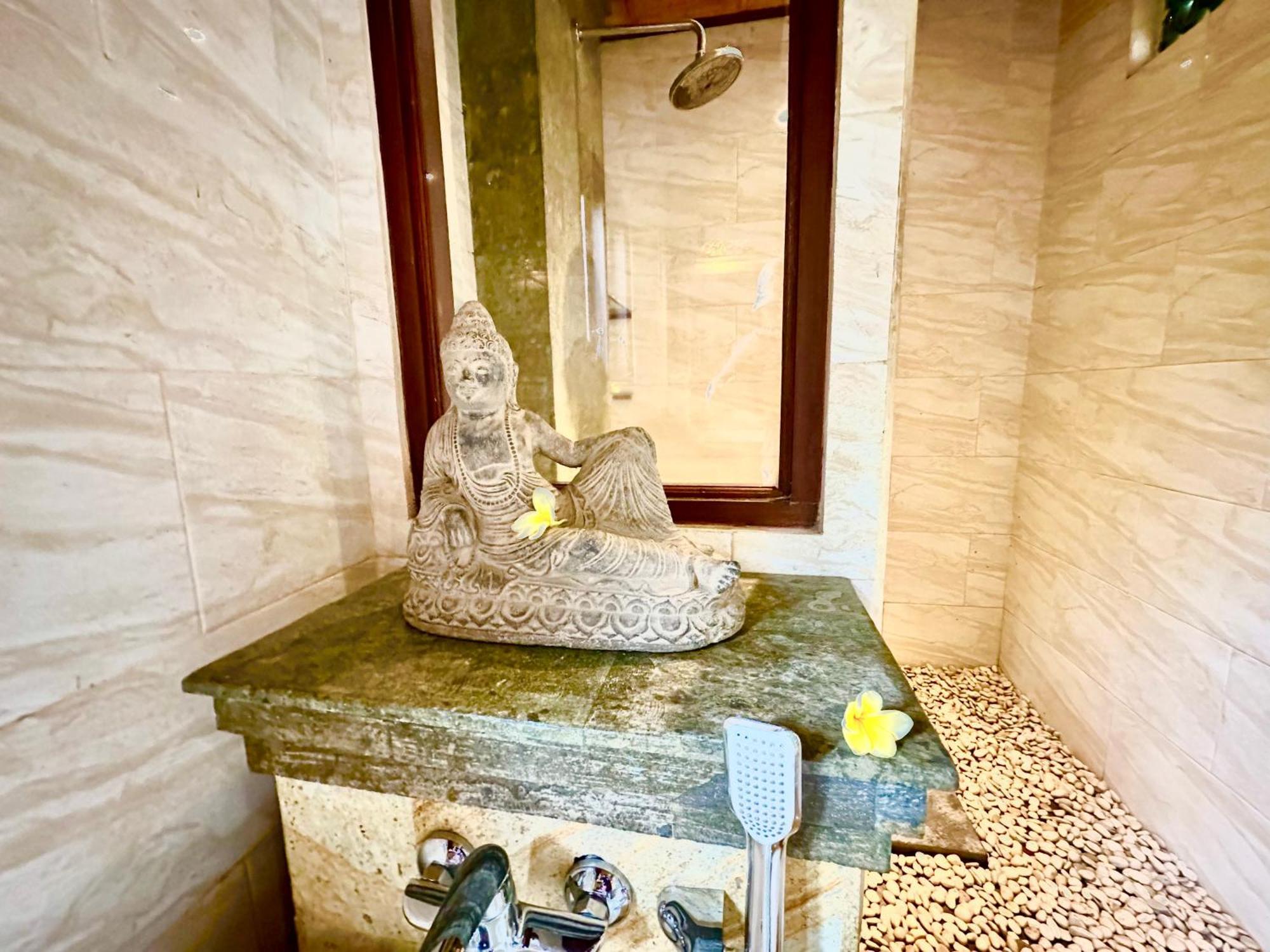 Dupa Ubud Luaran gambar