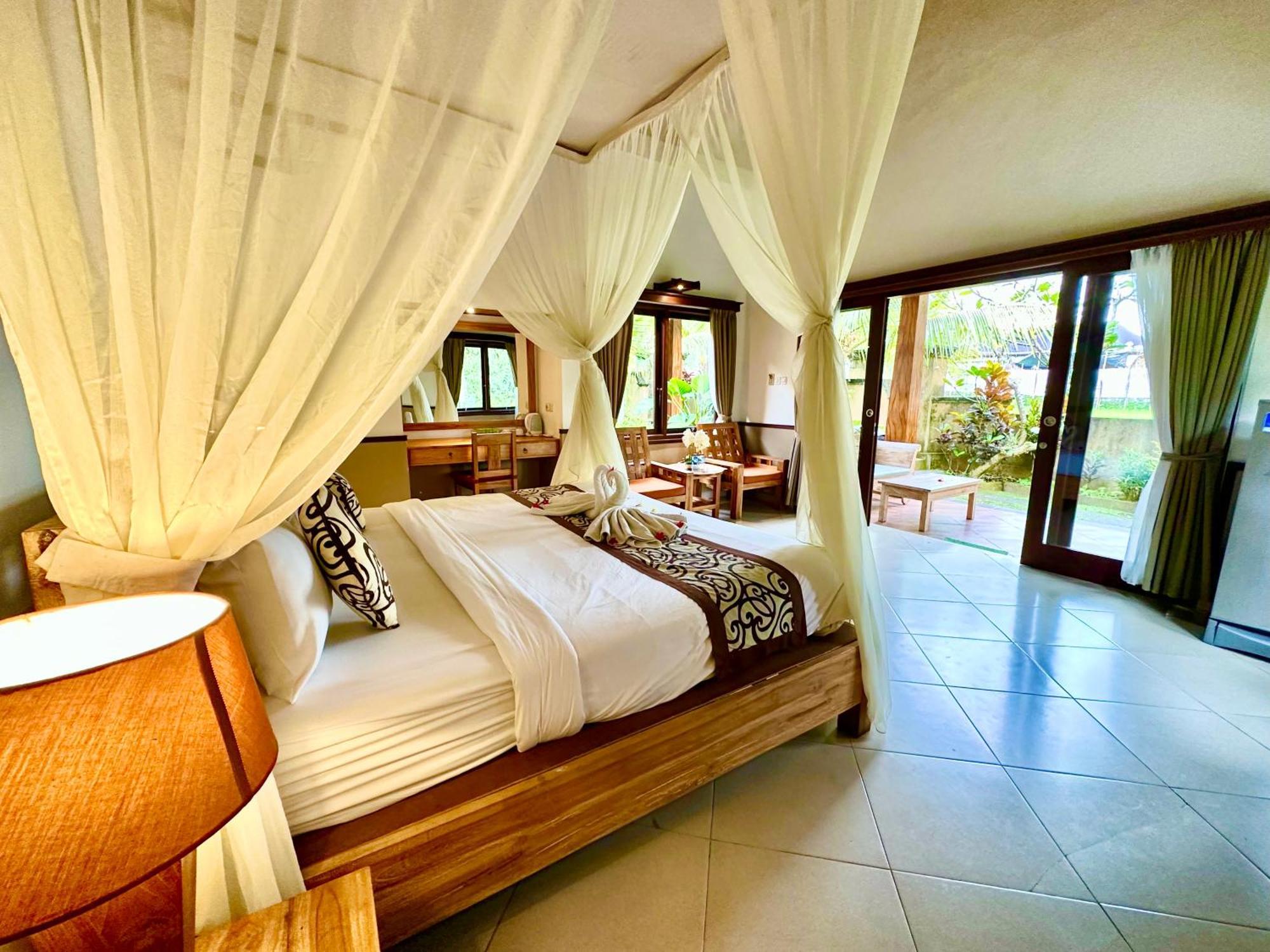Dupa Ubud Luaran gambar