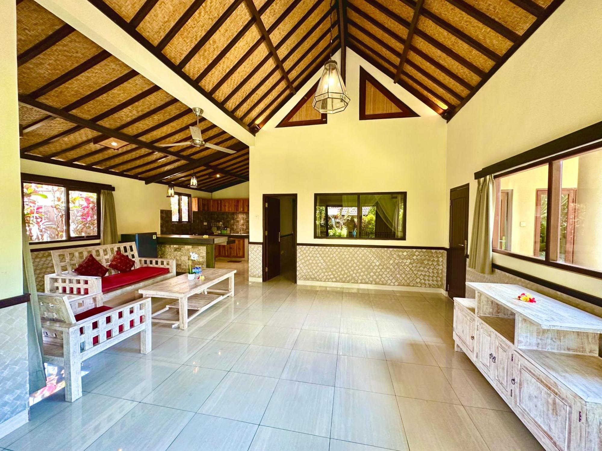 Dupa Ubud Luaran gambar