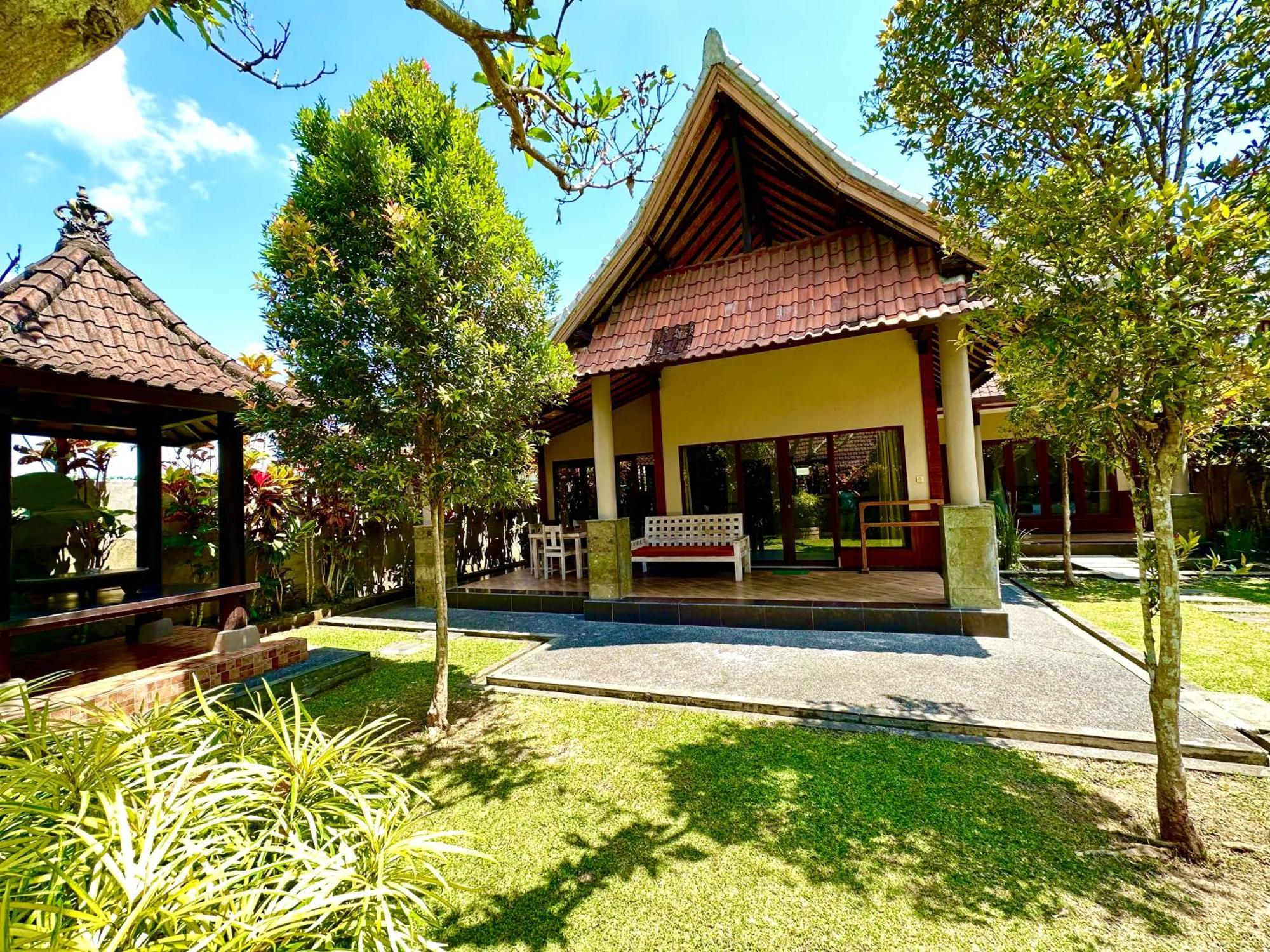 Dupa Ubud Luaran gambar