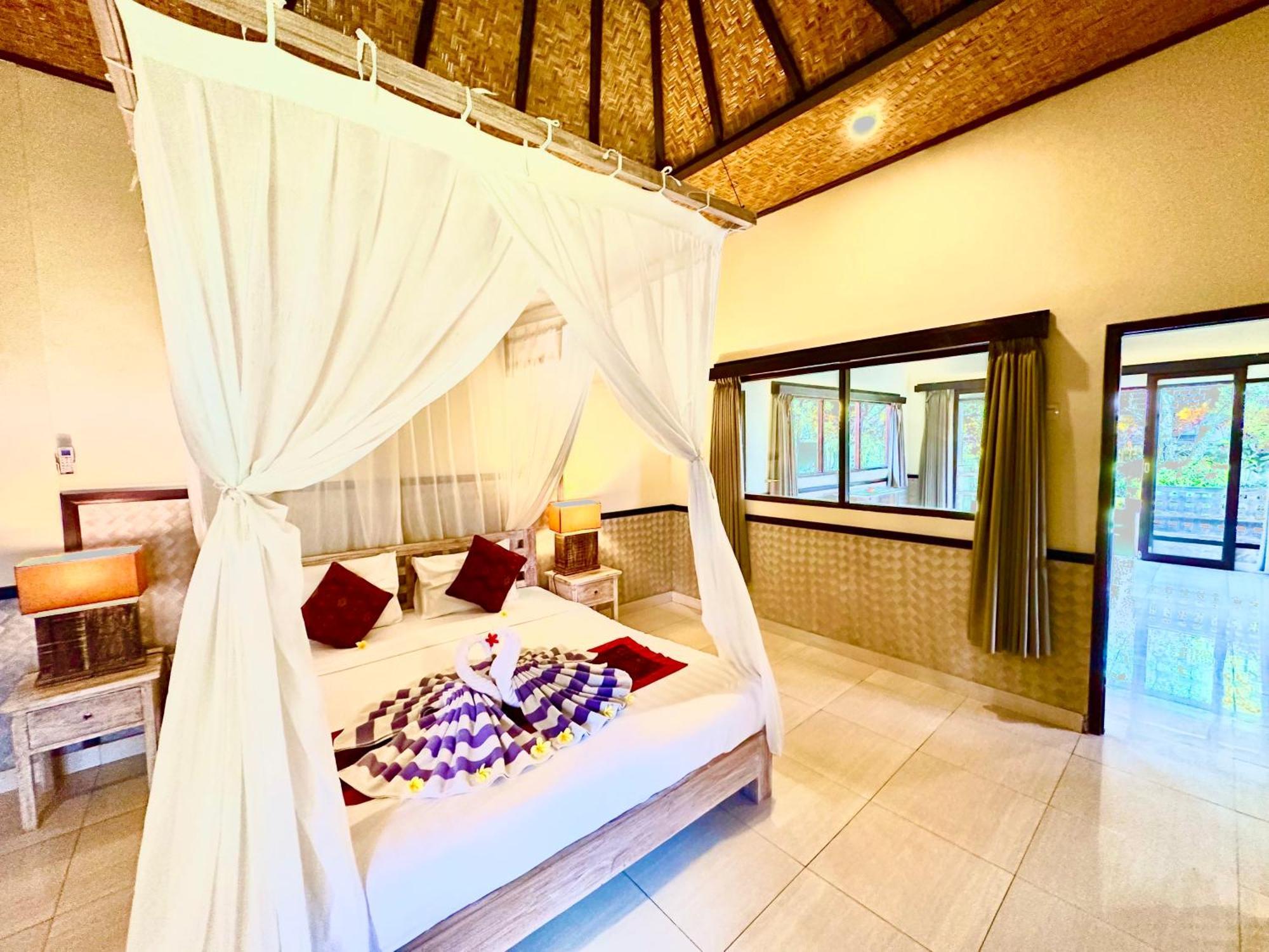Dupa Ubud Luaran gambar