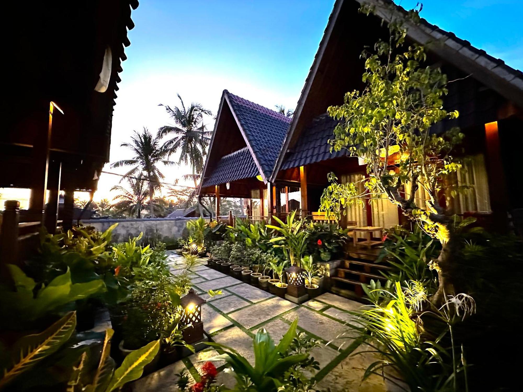 Dupa Ubud Luaran gambar